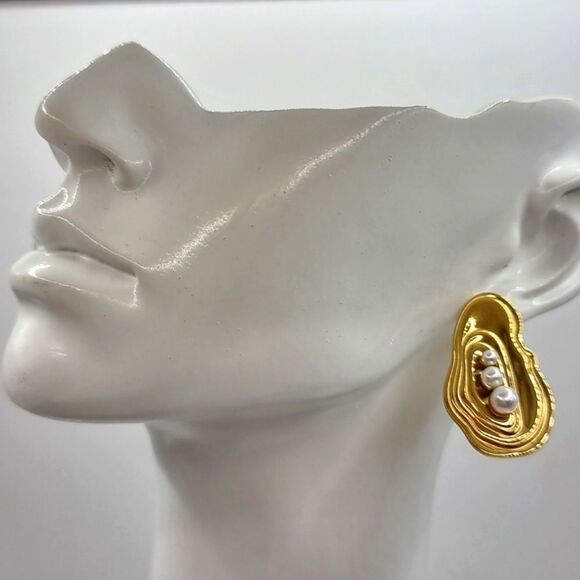 New ANTHRO 18k Gold Ss Oyster Pearl Stud Earrings - Picture 2 of 8